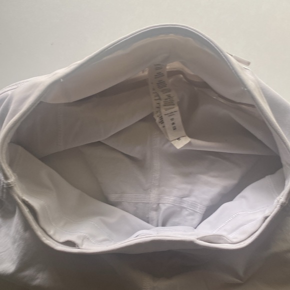 Lululemon Speed Up Shorts Size 2. 4” - Picture 3 of 5